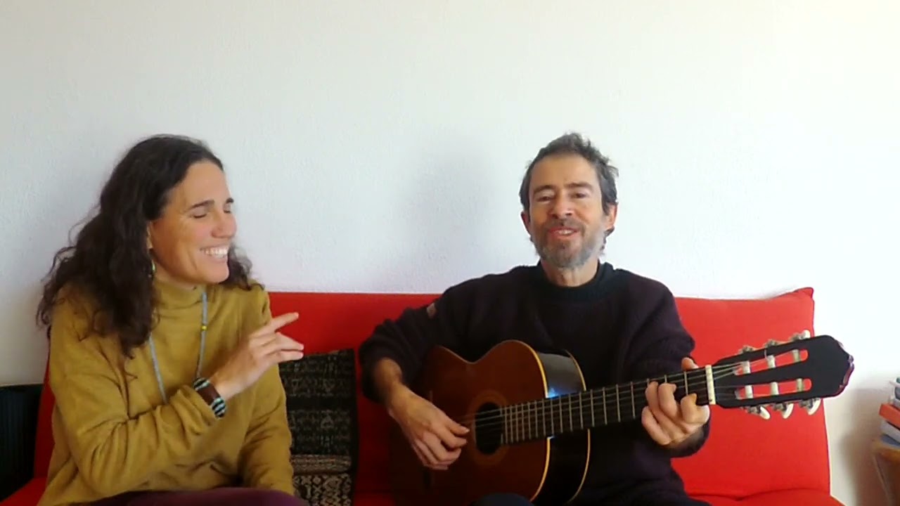 EL SILLÓN ROJO. La Fuente. VOZ INTEGRAL