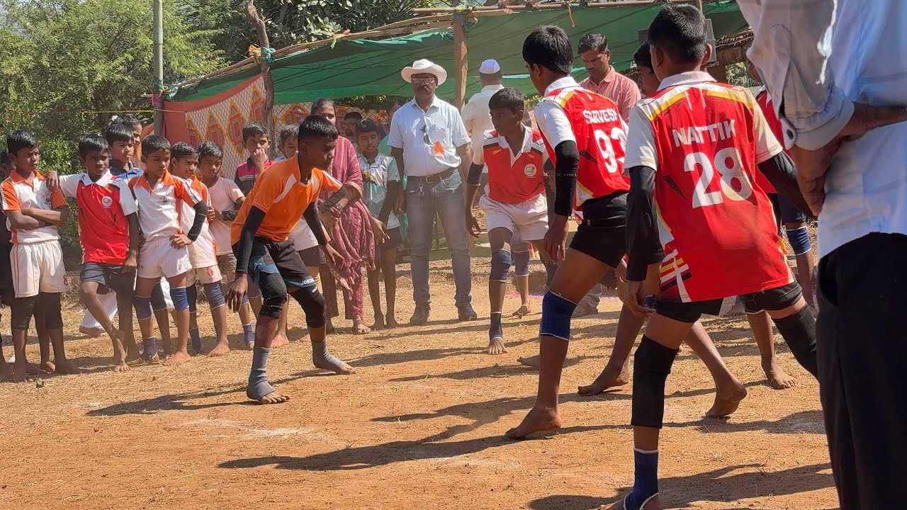 कोकणातील शाळेतल्या अश्या स्पर्धा तुम्ही कधी पाहिल्या आहेत का?😍 | Konkan Village School Sports 
