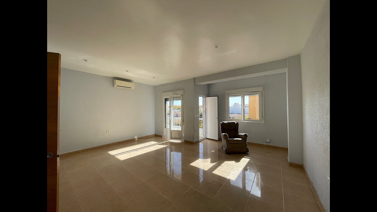 Casa de pueblo con local comercial en Pechina (Almería), a 20 minutos de la capital . Precio 209000e