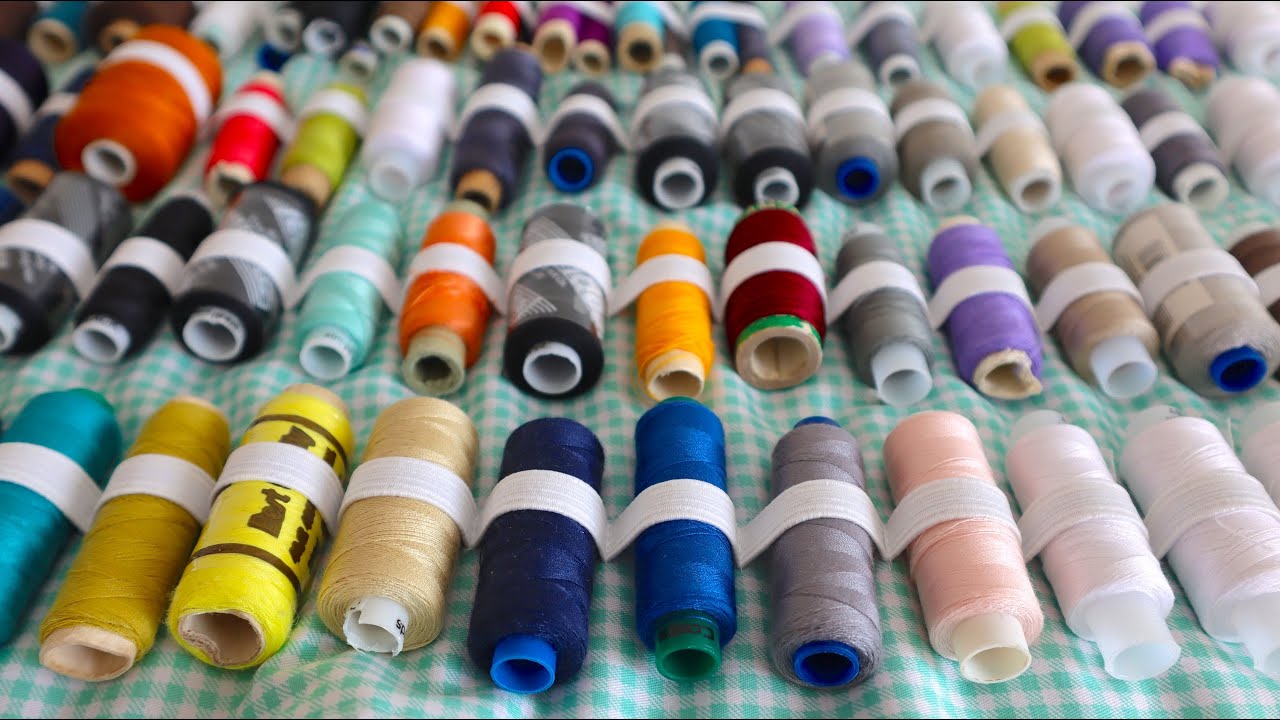 У меня нитки больше не валяются насыпью в коробке. Покажу новый способ их аккуратного хранения