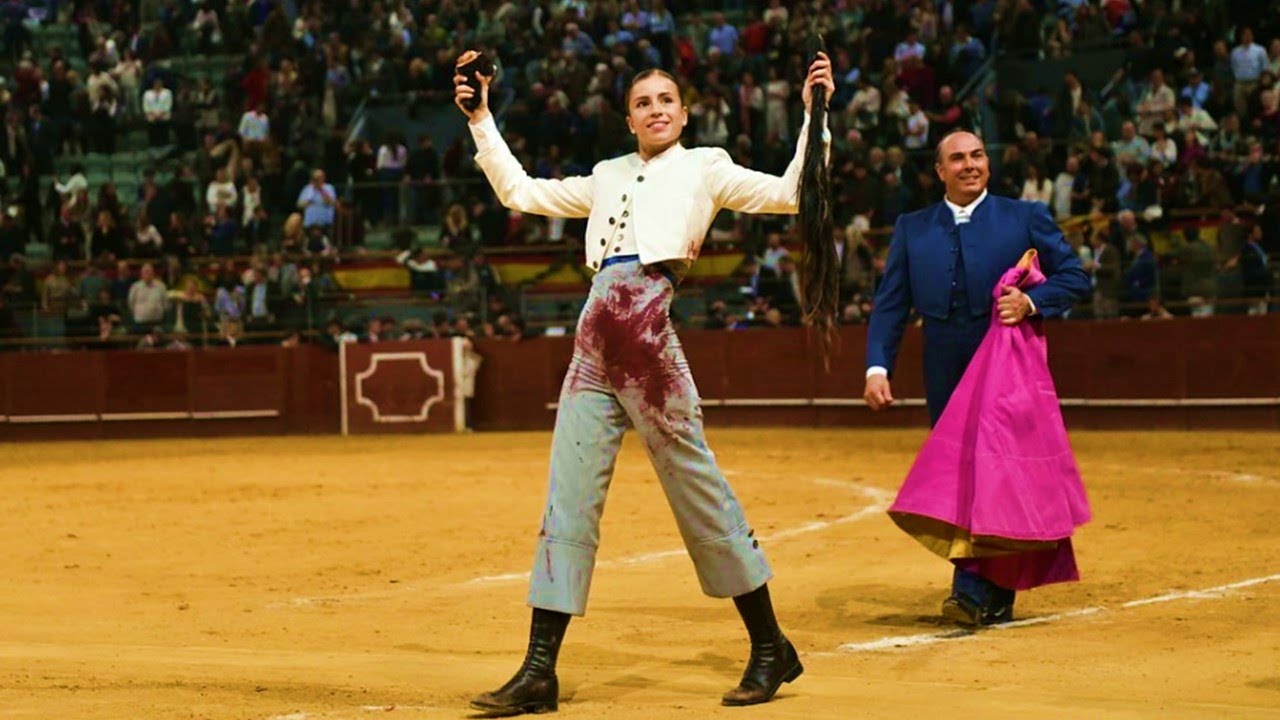VISTALEGRE 2024 -Festival benéfico | Rabo y dos orejas para Olga Casado del 7mo de la tarde -1/12/24