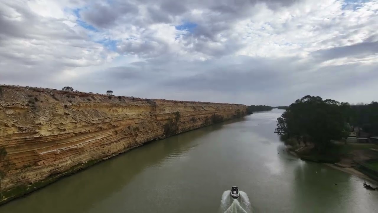 Morgan - Murray River Droneview 4k scenic 