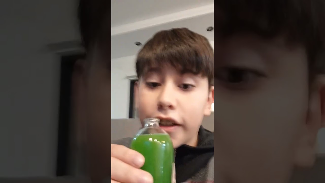 Probando La POCION MULTIJUGOS De Harry Potter (termino convertido en mi madre) - ElvisTeckNCbj