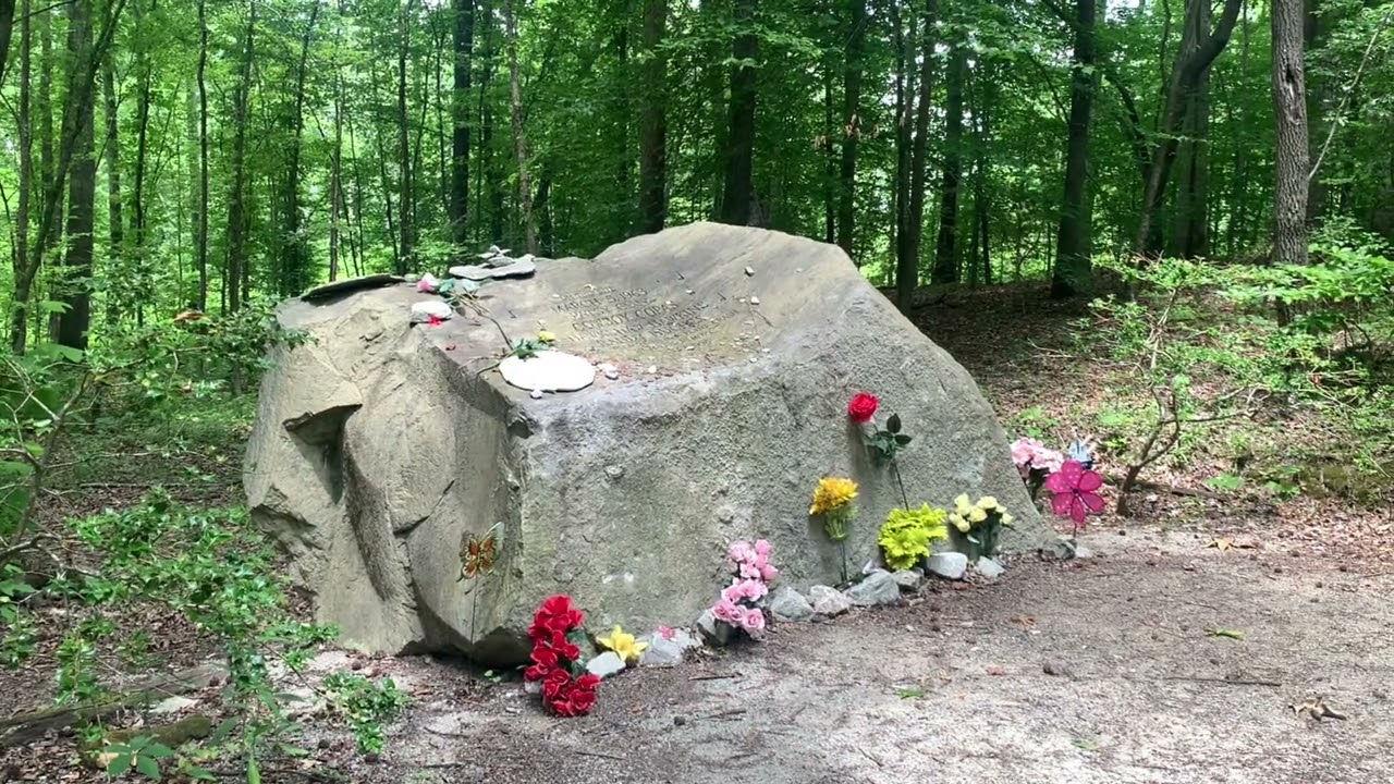 Patsy Cline Plane Crash Memorial
