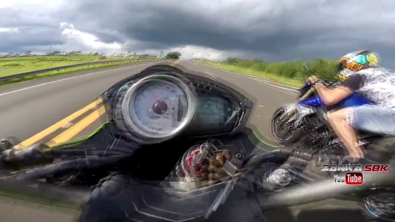 Kawasaki Z750 vs Suzuki GSR 750 #1 Insaneeeeeeeeeee