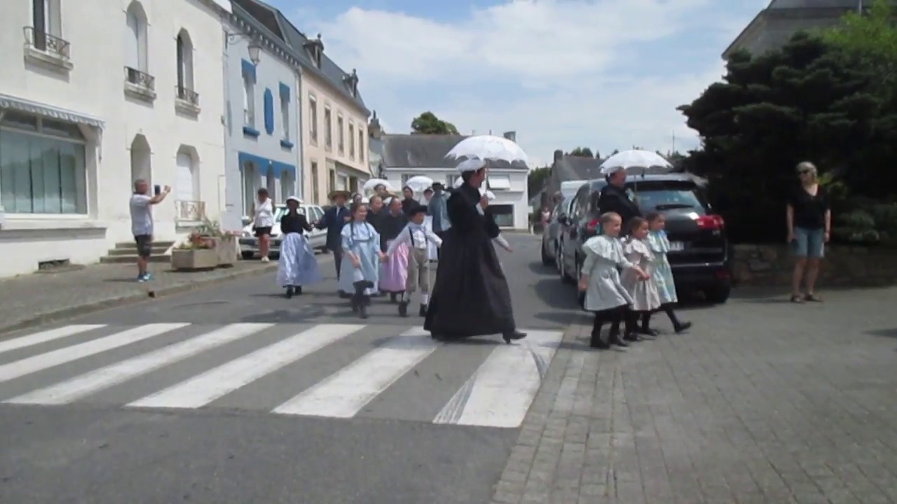 2018-07-01 Querrien le d&eacute;fil&eacute;