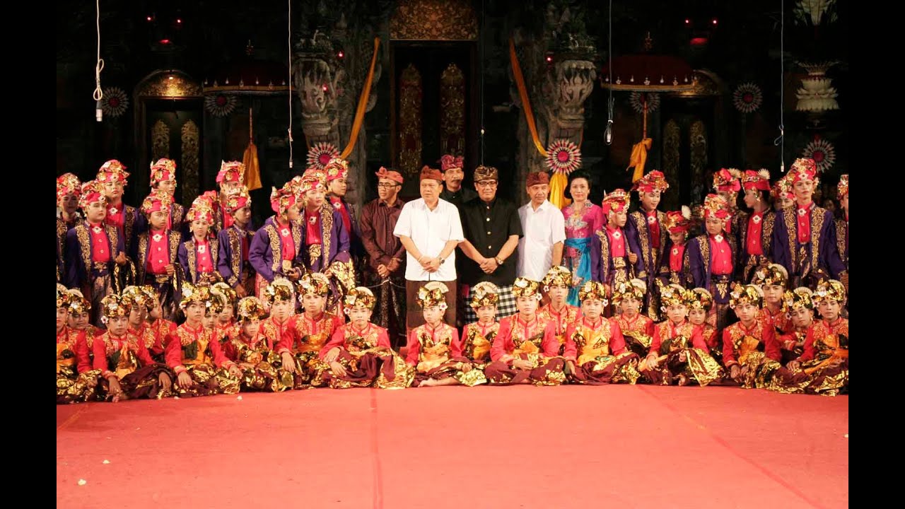 Tabuh telu (gong anak-anak Desa Pujungan)