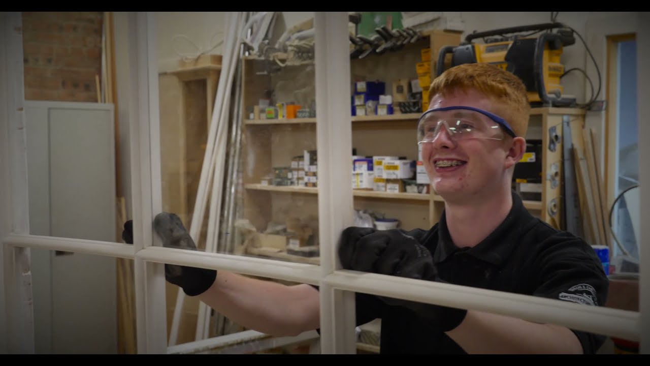 How to become a joiner in Scotland