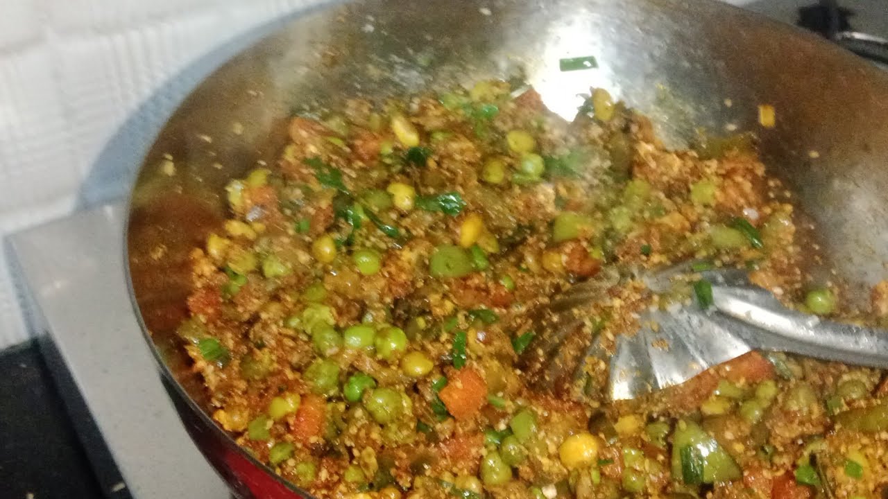 💁 अगदी वाफेवर तयार होणारी भोगीची भाजी 😋 मकर संक्रांत स्पेशल 💯पाण्याचा थेंब न घालता