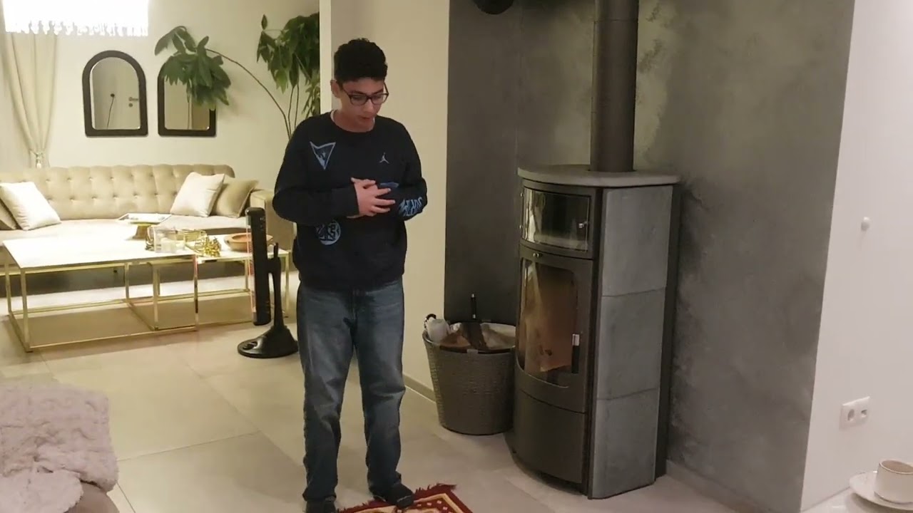  Mohammed Schhada يصلي الصبح