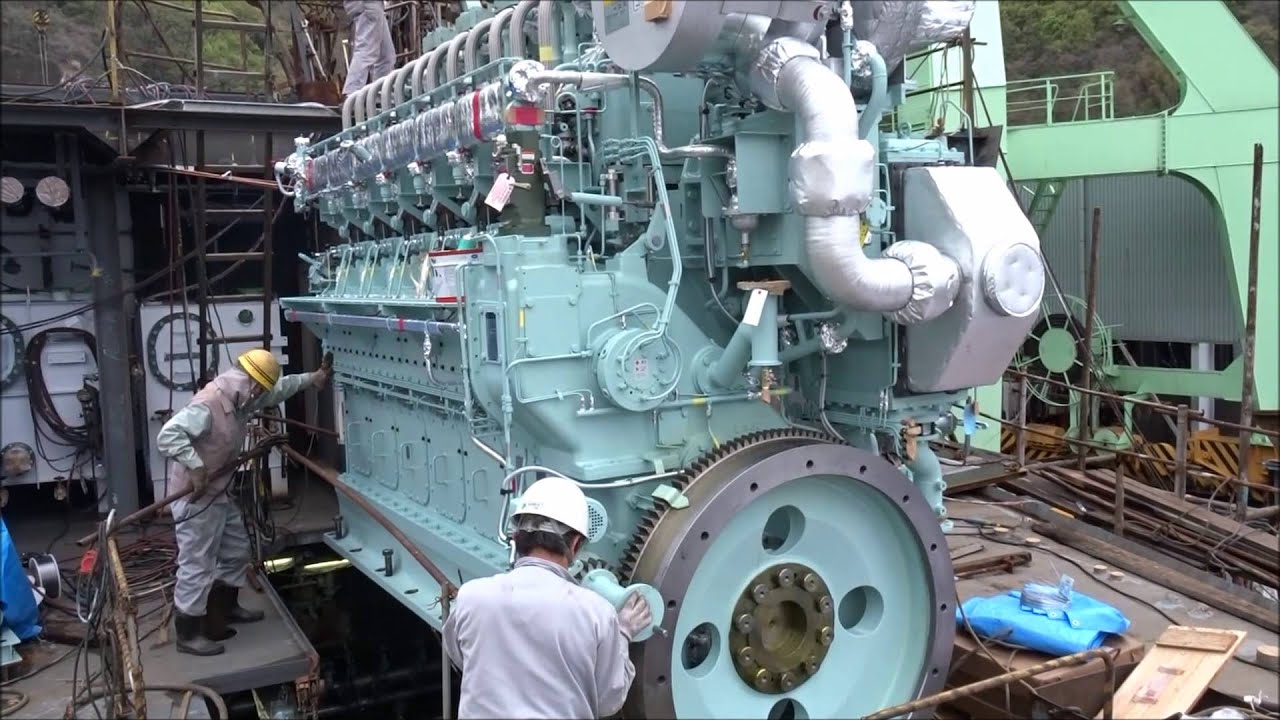 内航貨物船・松浦新船型 「せいかい丸」 主機搭載②（全組姿搭載）（45）