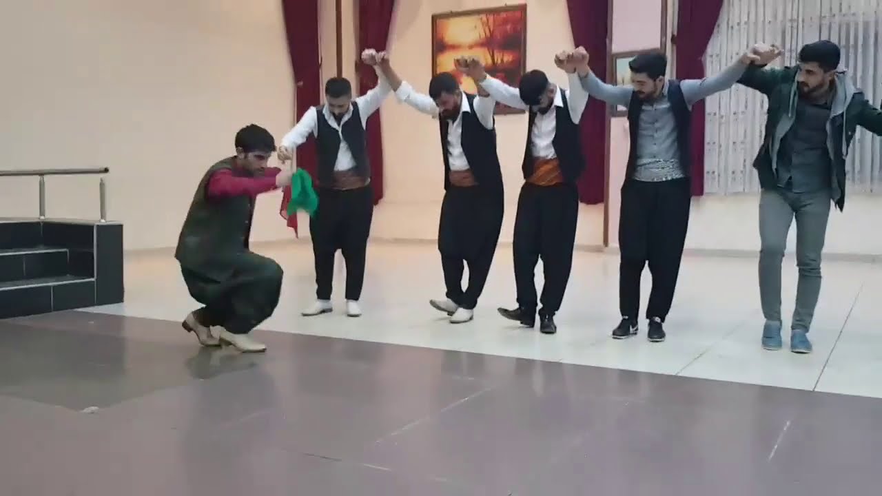Diyarbakır forklor ekibi  Kobra Kadri Halay başında Onu yakalamak Çok Zor Keşeo Ağır Delilo 2019