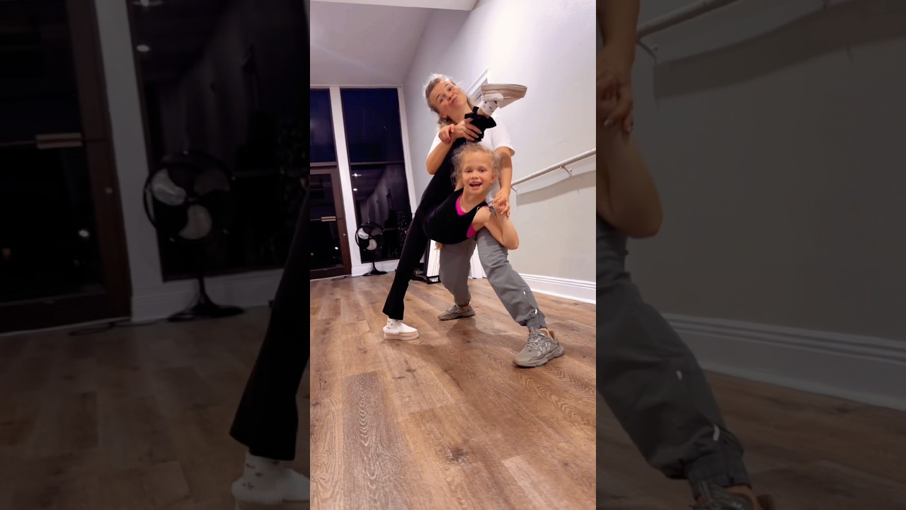 Wow 🤩 #youtubeshorts #babygirl #dance #viralvideo #youtube #trending #tiktok #cute #funny #baby