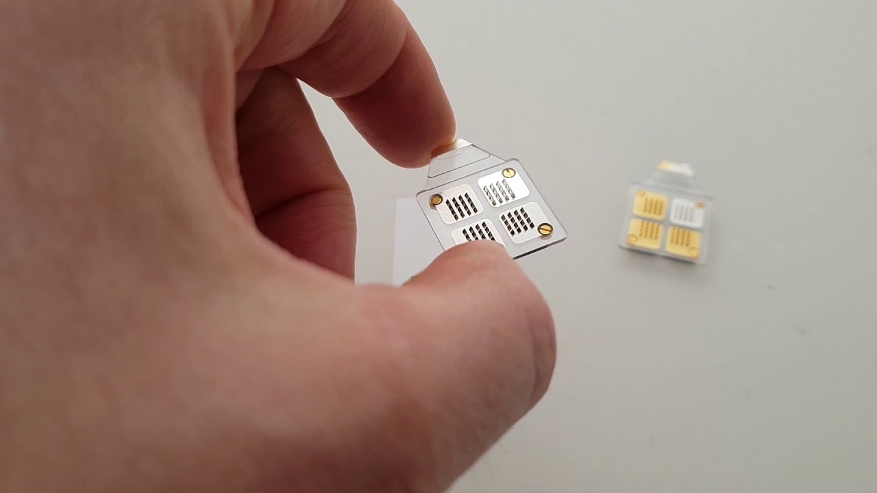 Microneedles arrays for continuous monitoring