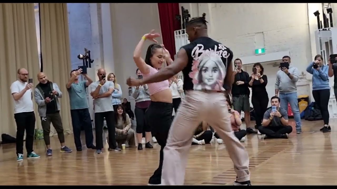 “Si Ya No Volverás” - @AlfredoyAndrea demo #dance @ the recent #Bachata Festival in Melbourne 😊🎶🕺💃