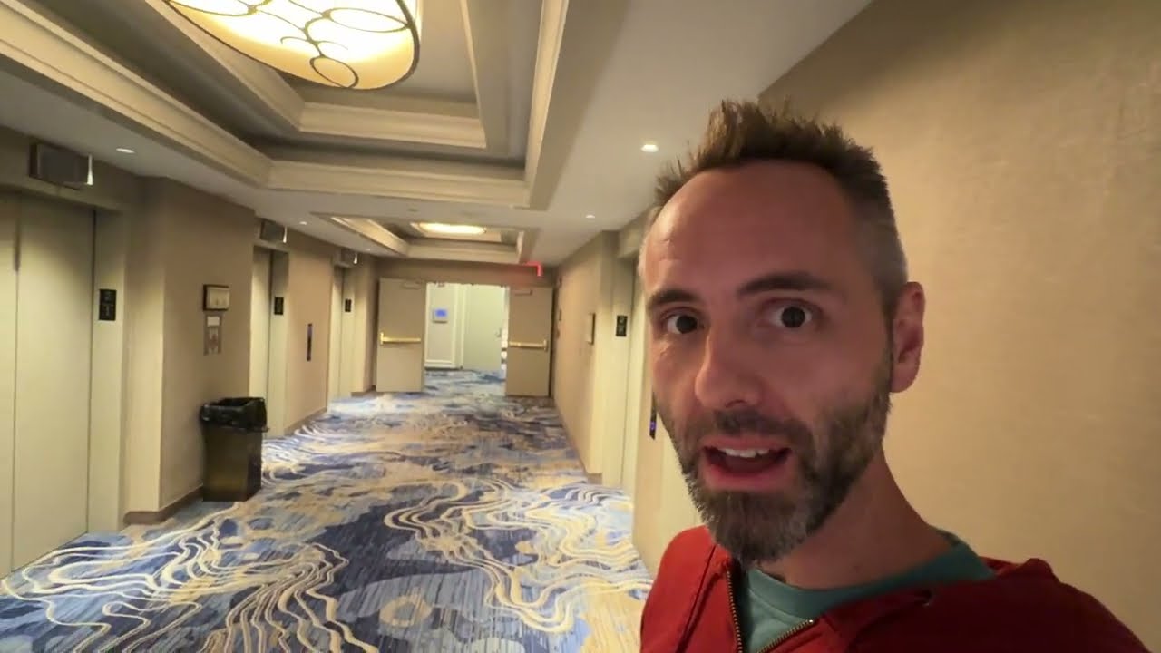 Поездка на лифте отеля New Orleans Marriott Downtown