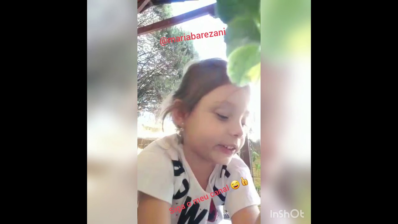 Maria Barezani contando Hist&oacute;rias