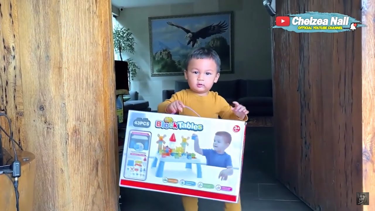 LUCU LIAT KIANO ANGKAT MAINAN BAWA MAIN KE LUAR RUMAH !!!