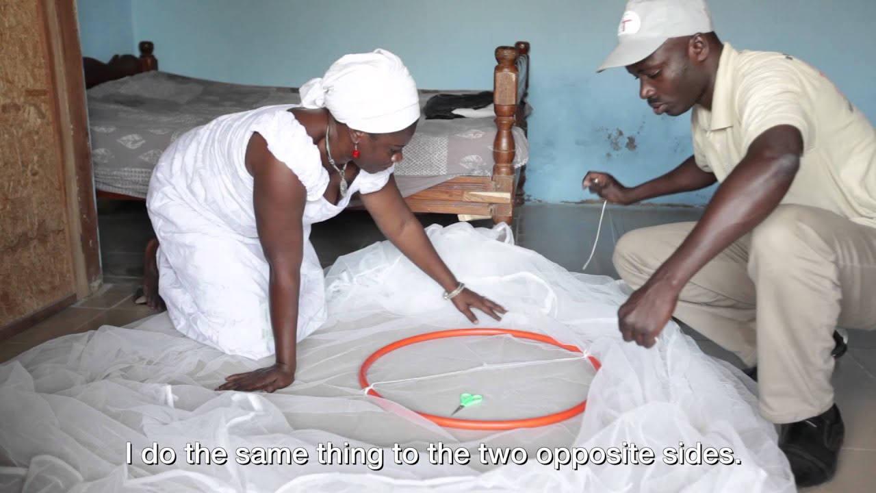 SENEGAL Malaria: Demonstration - Modifying a Rectangular Bed Net to a Circular Net (French)