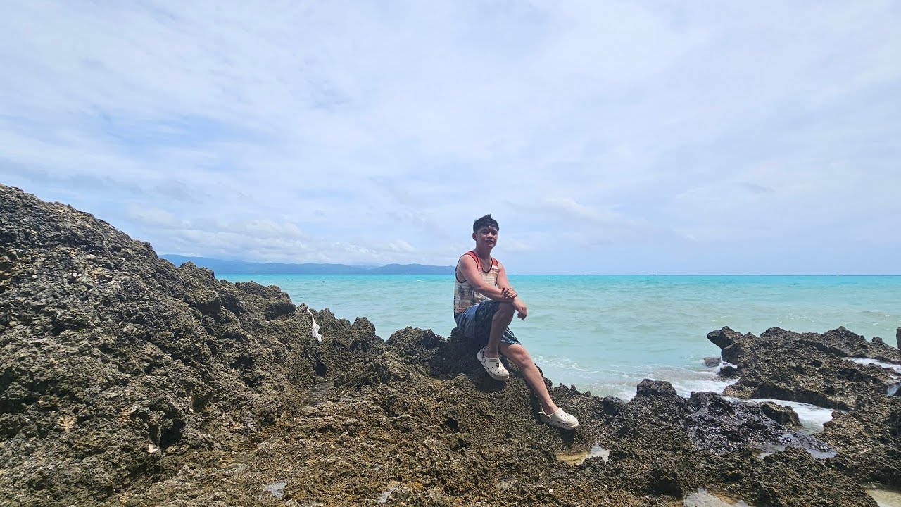 High Tide Walk Tour And Buying Souvenirs in Boracay