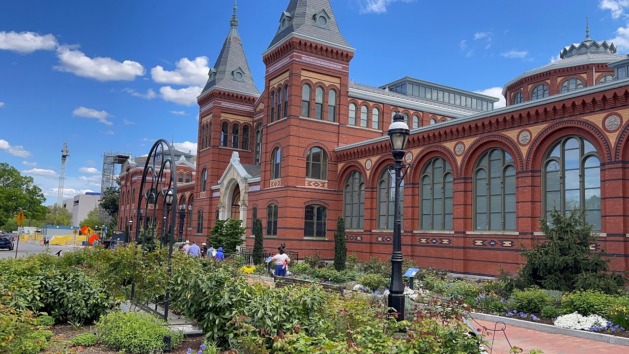 Smithsonian Castle and Visitor Center, Washington DC Attractions
