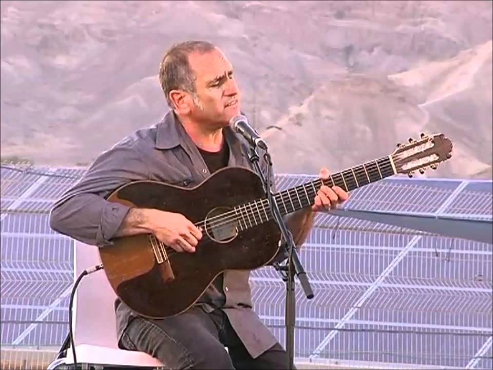 David Broza sings 