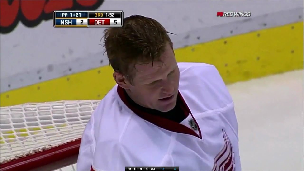 Osgood Takes Shea Weber Slapshot to Head, Lives