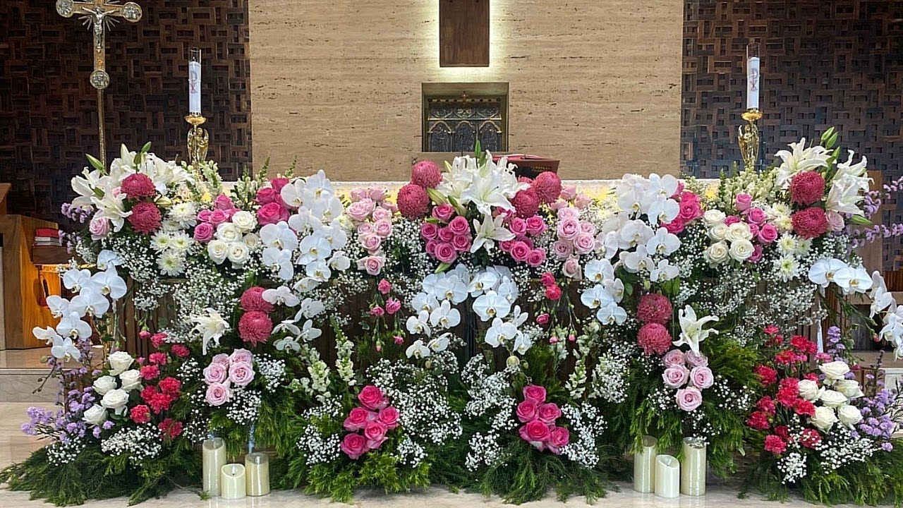Rangkaian Bunga Dekorasi Gereja untuk Pengantin, Nuansa Pink Putih, Februari 2026