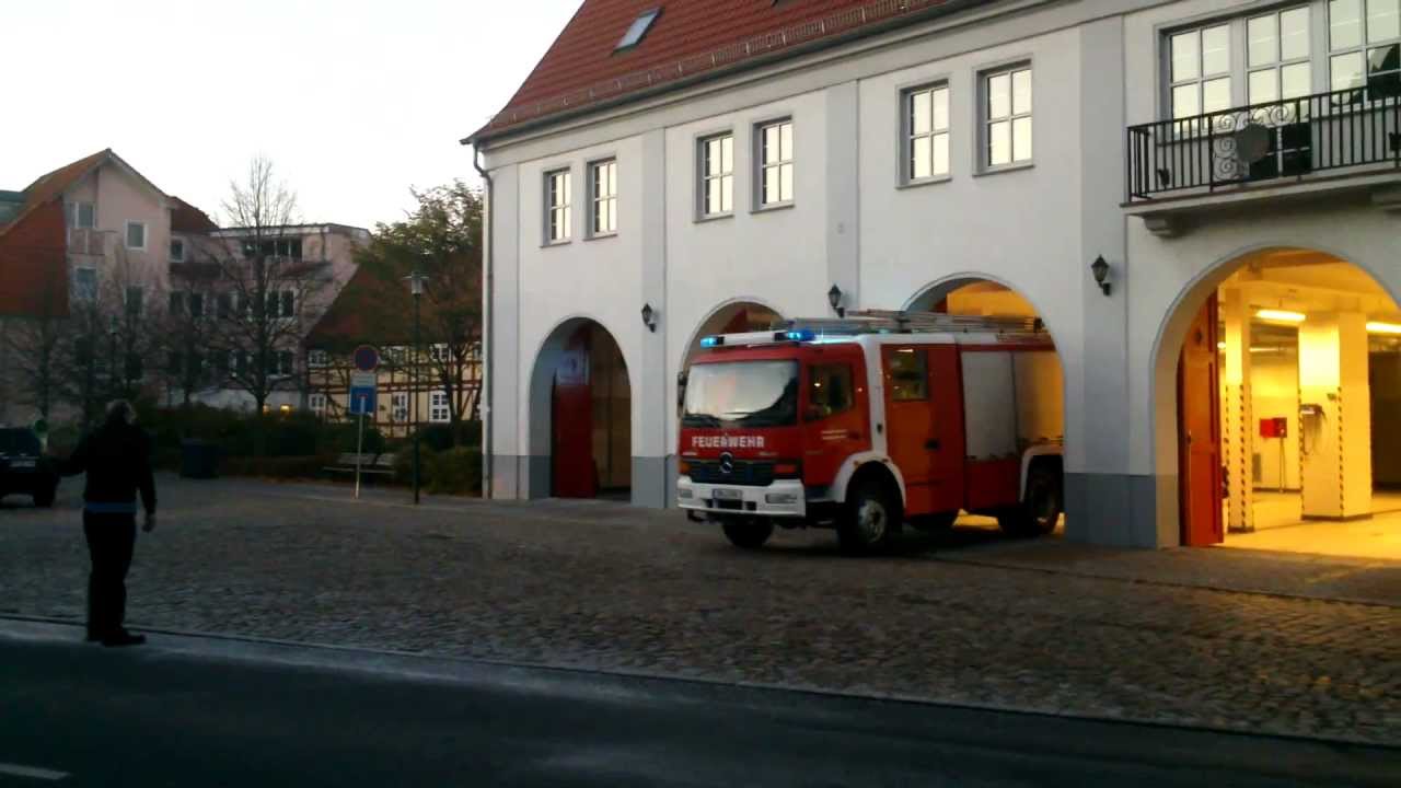 Feuerwehr Demmin beim ausrücken