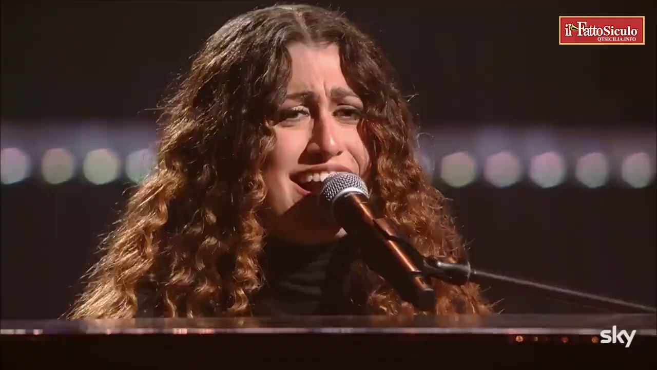 DELIA BUGLISI. Arte, magia, talento, bellezza, femminilità…