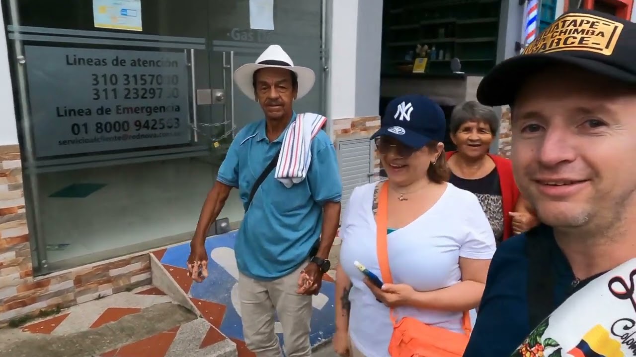 recorriendo el pueblo de samana Caldas Colombia