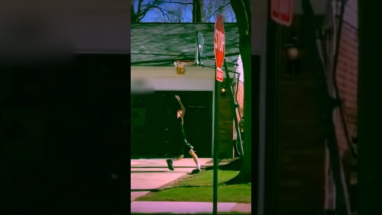 DRIVE BY DUNK CHALLENGE GONE HORRIBLY WRONG *GRAPHIC*😳😱