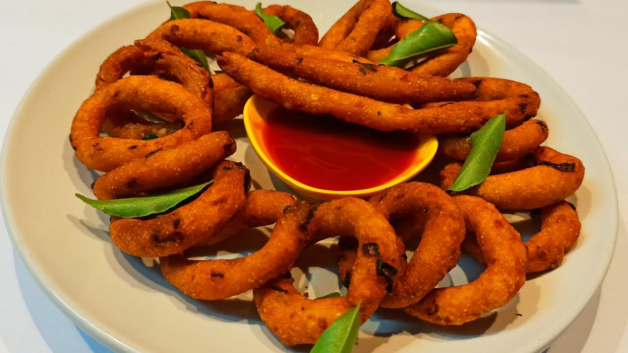 റവ ഉരുളക്കിഴങ് കൊണ്ട് കുഞ്ഞു കറുമുറു കുറുമുറെ  വളകൾ/semolina potato rings /അടിപൊളി 😋😋