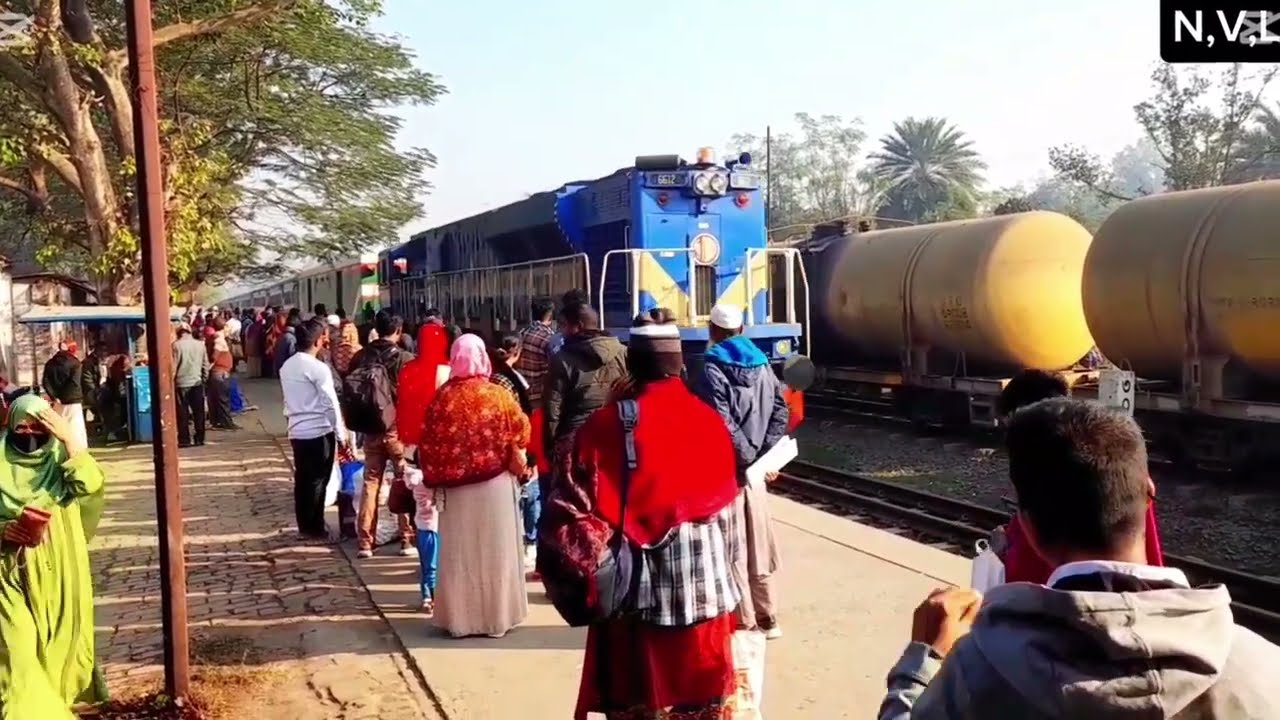 Barendra Express Titumir Express Rupsa Express in Akkelpour Station With Natural Village Life