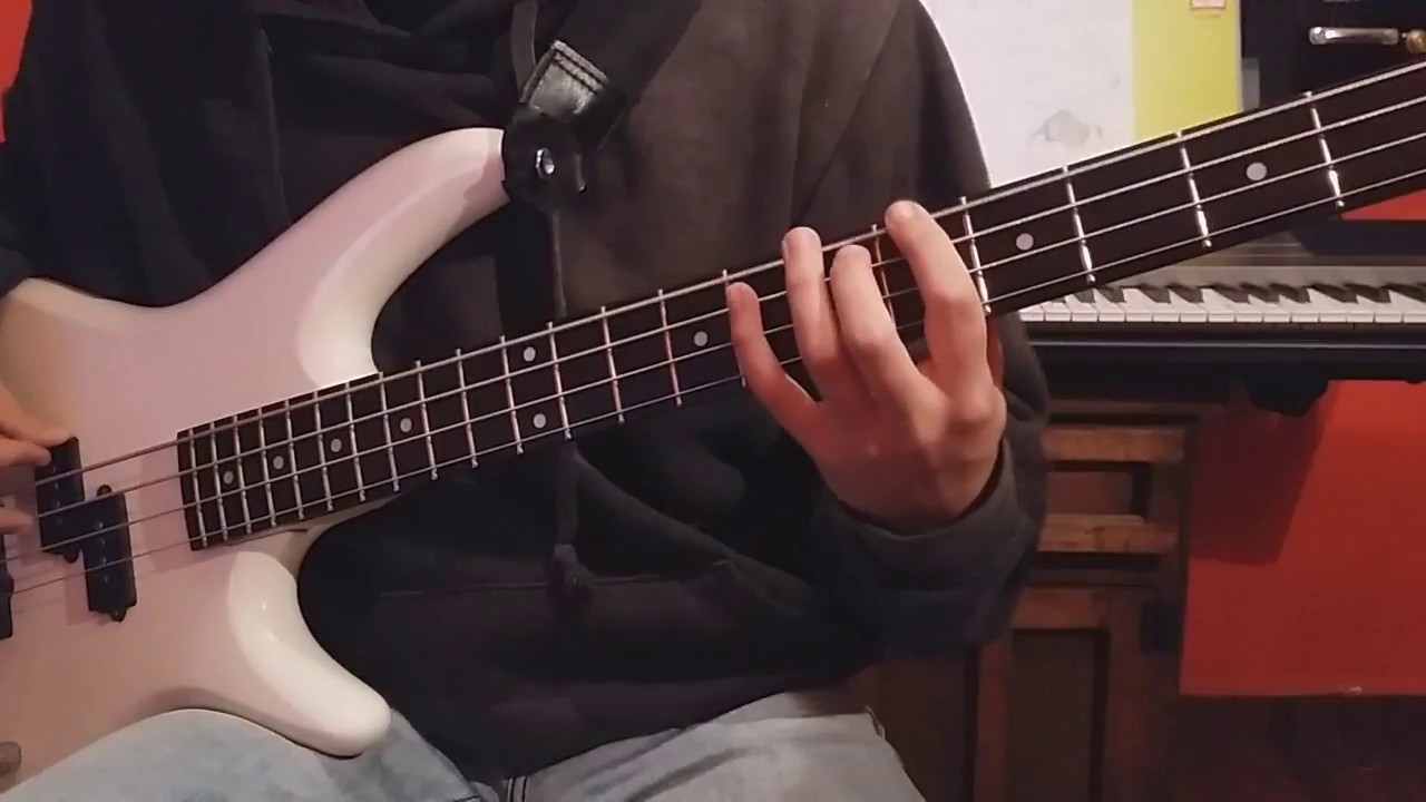 La mesa del rincón - Los tigres del norte - Bass cover