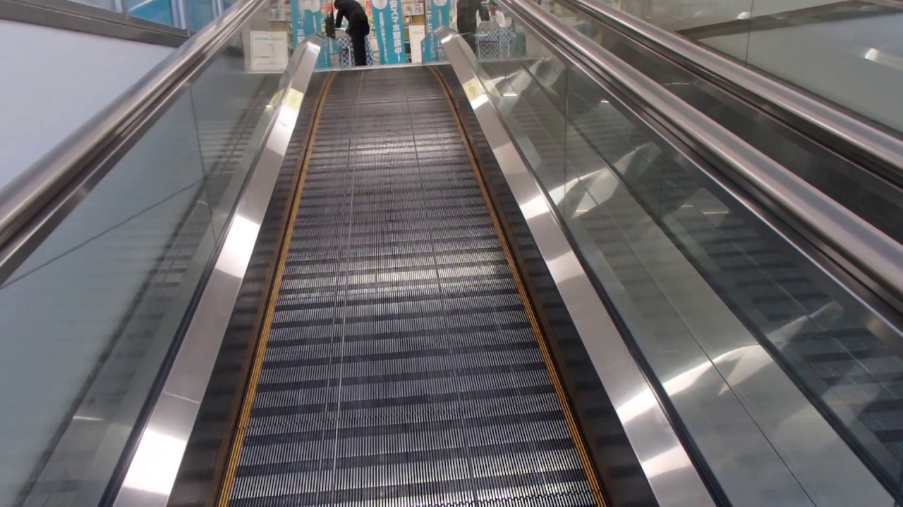 HAPPY ESCALATOR MONDAY!  カインズホーム青梅店三菱製エスカレーター（オートスロープ） MITSIBISHI Escalators/l'escalator