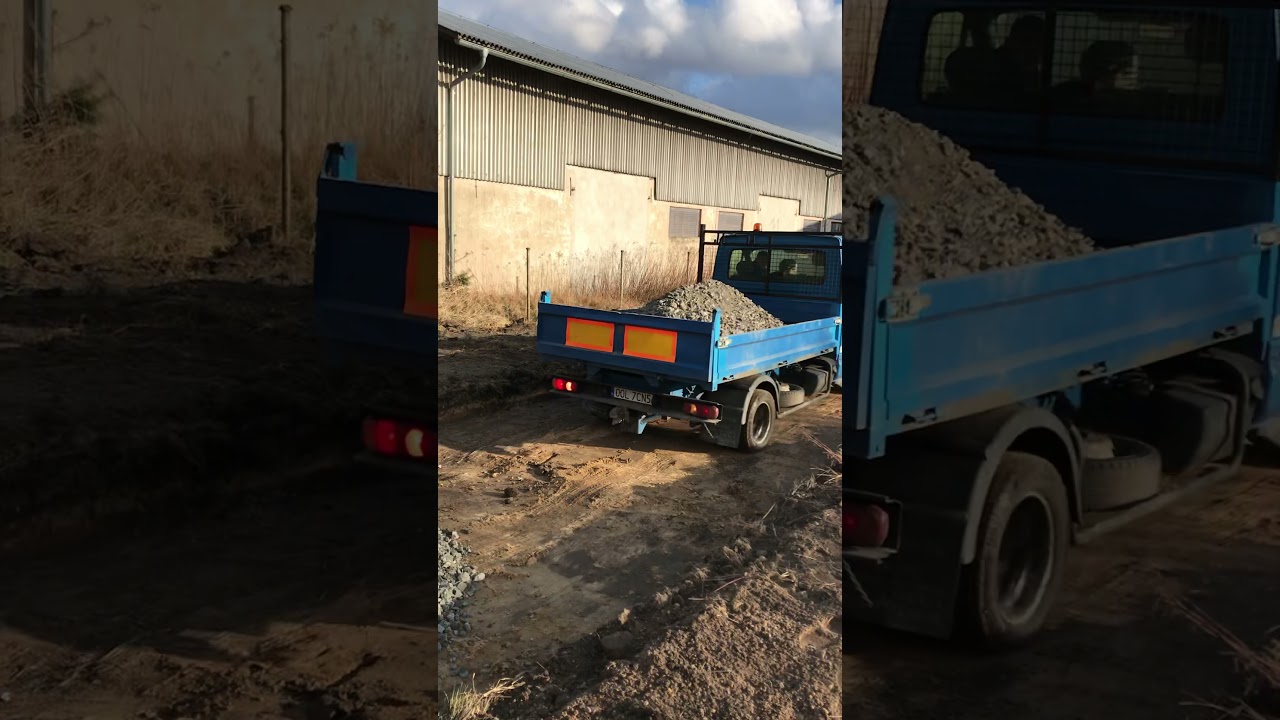Wywrotka Renault Mascott w akcji w terenie Tipper in action