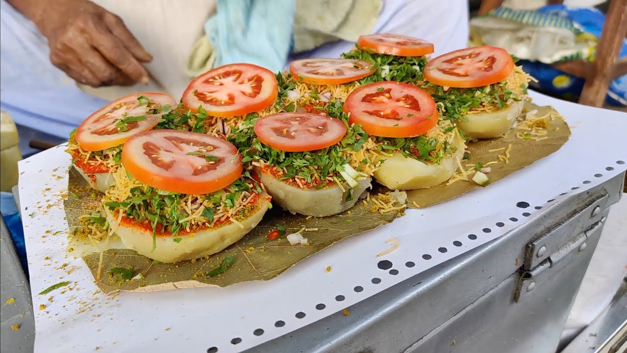 Aloo Sandwich Chaat | Old Man selling Unique Chaat for Rs 50 | Indian Street Food