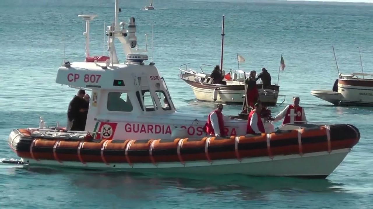 Torna la processione di Sant'Andrea in mare a Capri