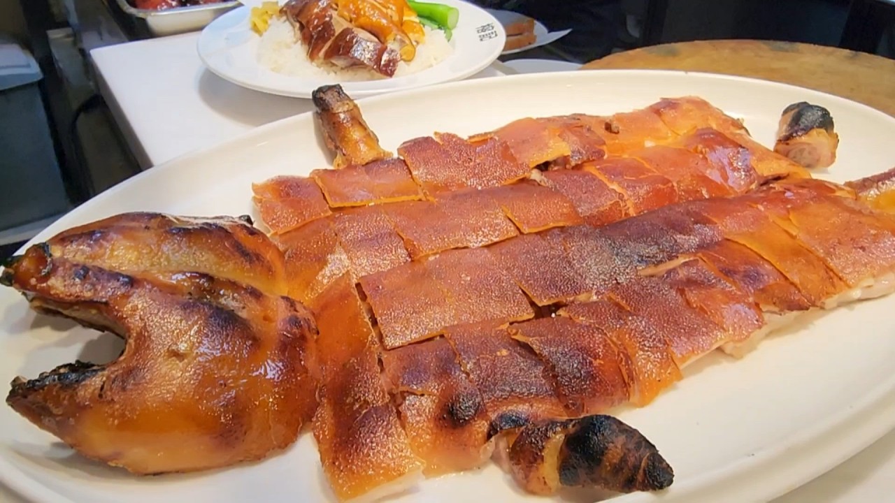 皮脆肉嫩油花香 香港陳皮燒鵝 燒乳豬 脆皮#燒腩仔 ，妙齡#燒鵝 八年#陳皮 ，華哥好刀章  肥美焦糖#叉燒 肥美#油鷄 香港美食 #太極師傅 #燒臘  香港燒鵝排名