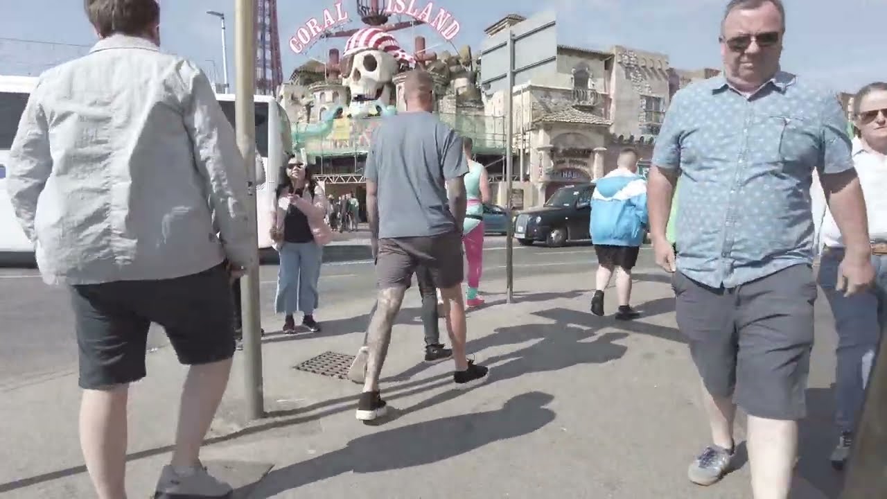 How Crazy Is Blackpool Prom On A Saturday?