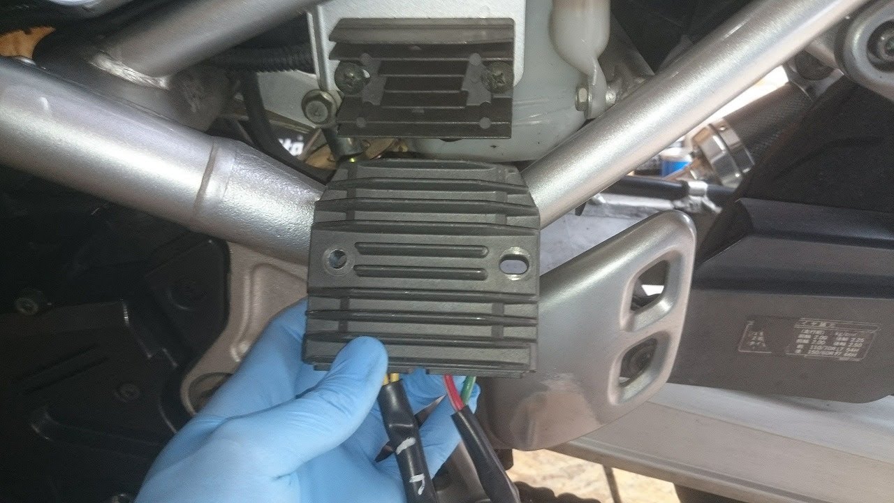 レギュレーターの交換【Bandit250 GJ77A】