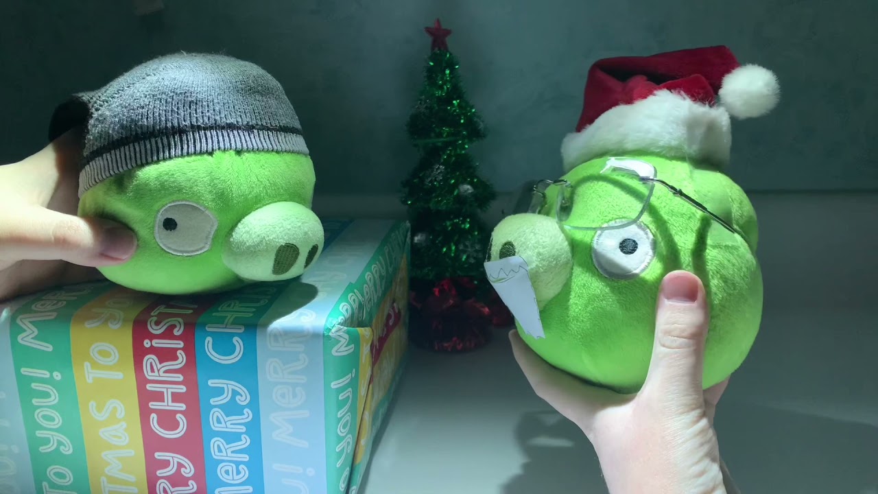 Piggy Tales - 4th Street I Holiday Heist (Plush Version)