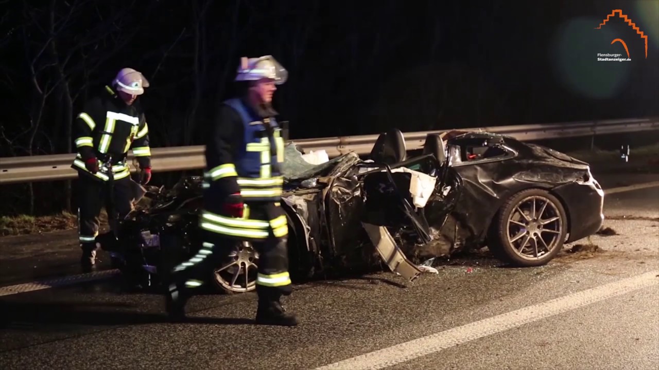 Extreme Strassengl&auml;tte: T&ouml;dlicher Unfall auf der A7