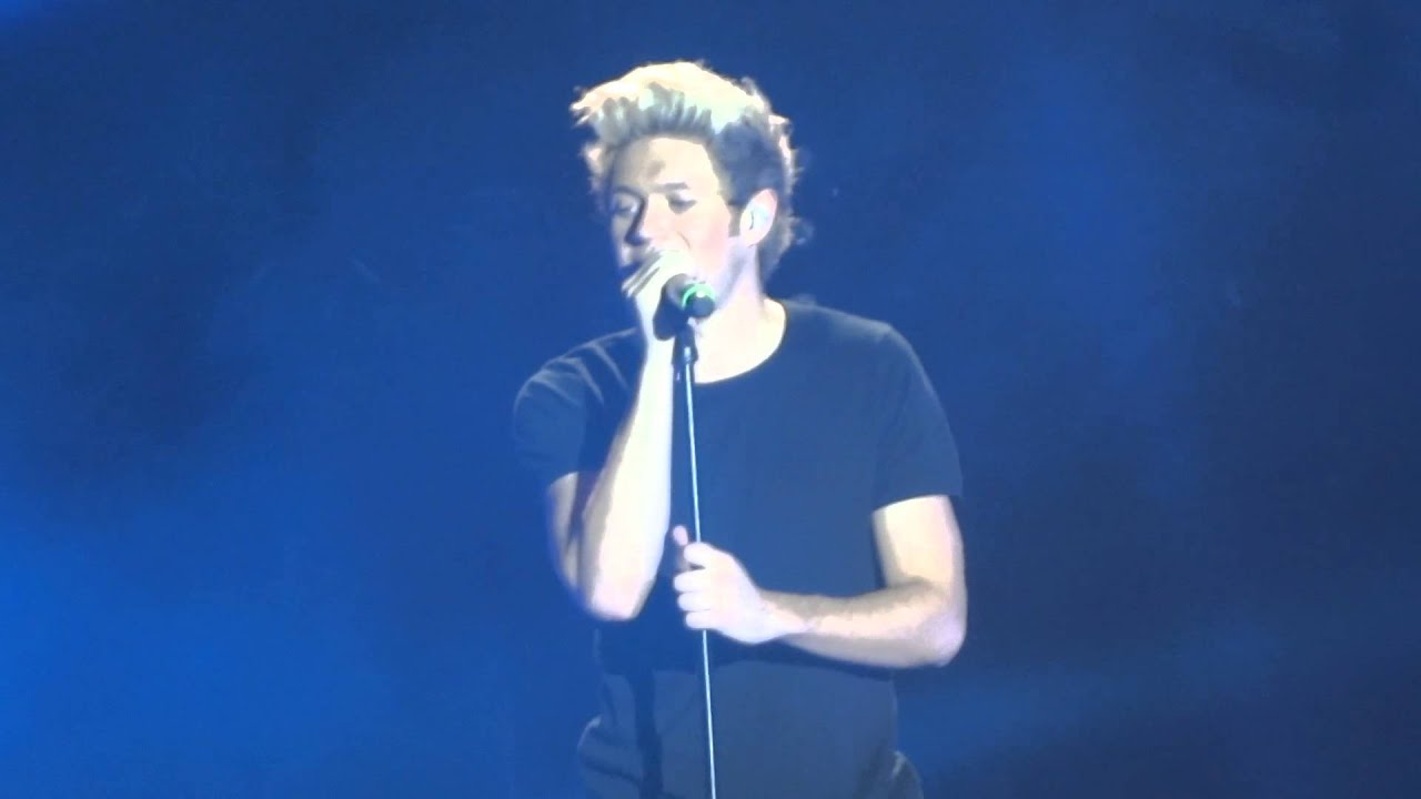 One Direction - 18 (Niall and Harry focus) - Manchester Arena - 4/10/15