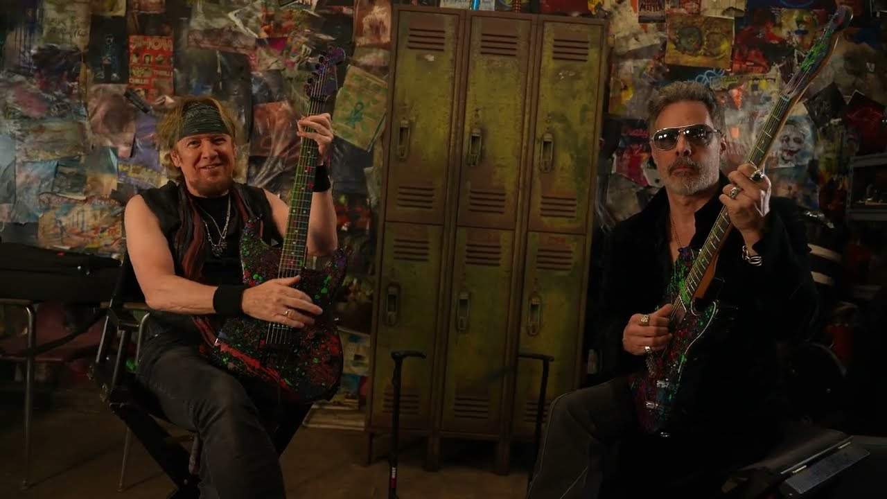 Behind The Scenes : Black Light
