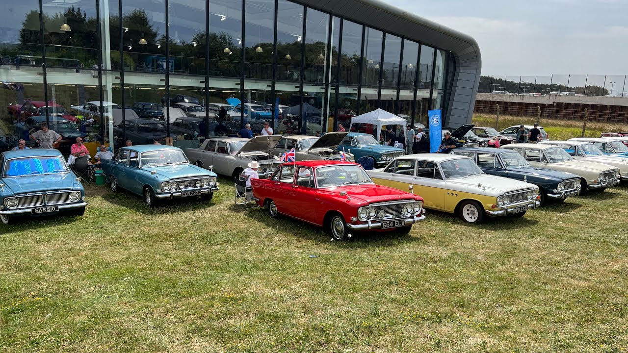 Ford Zodiac’s Zephyrs at old Ford Show
