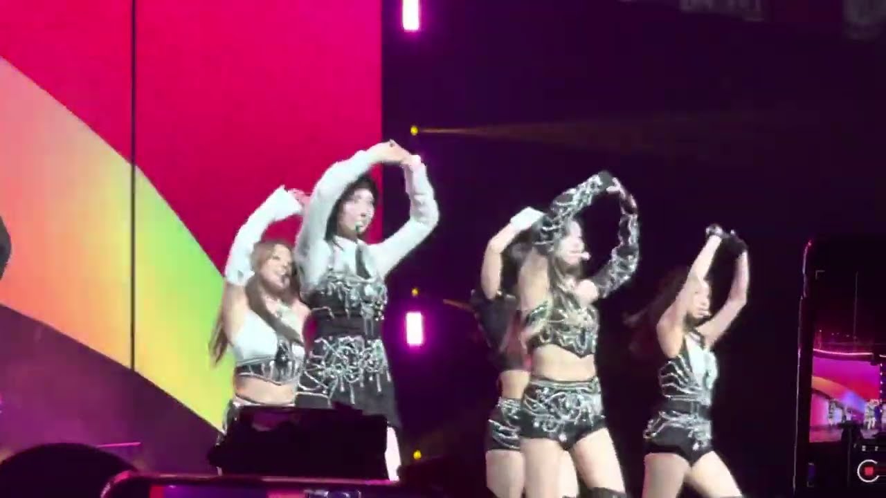 TWICE - Moonlight Sunrise [Ready To Be in Sydney Day 1]