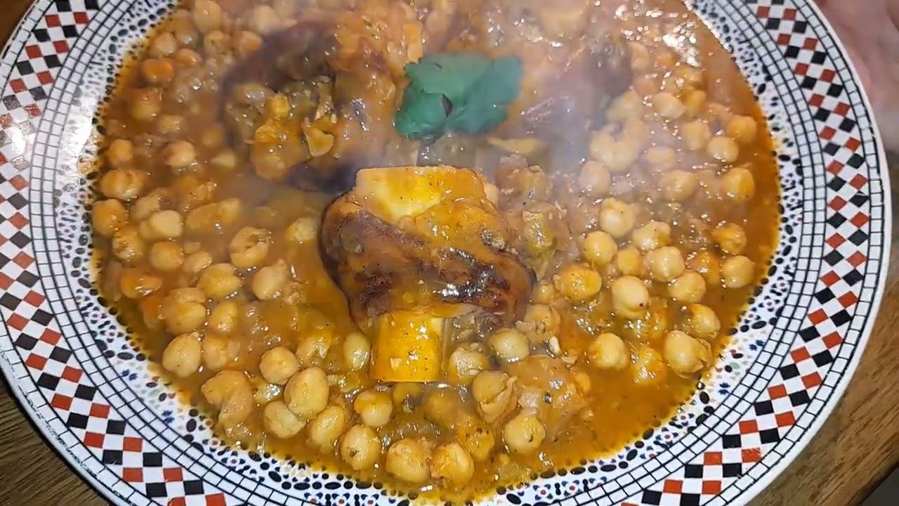 Patas de Vaca con Garbanzos
