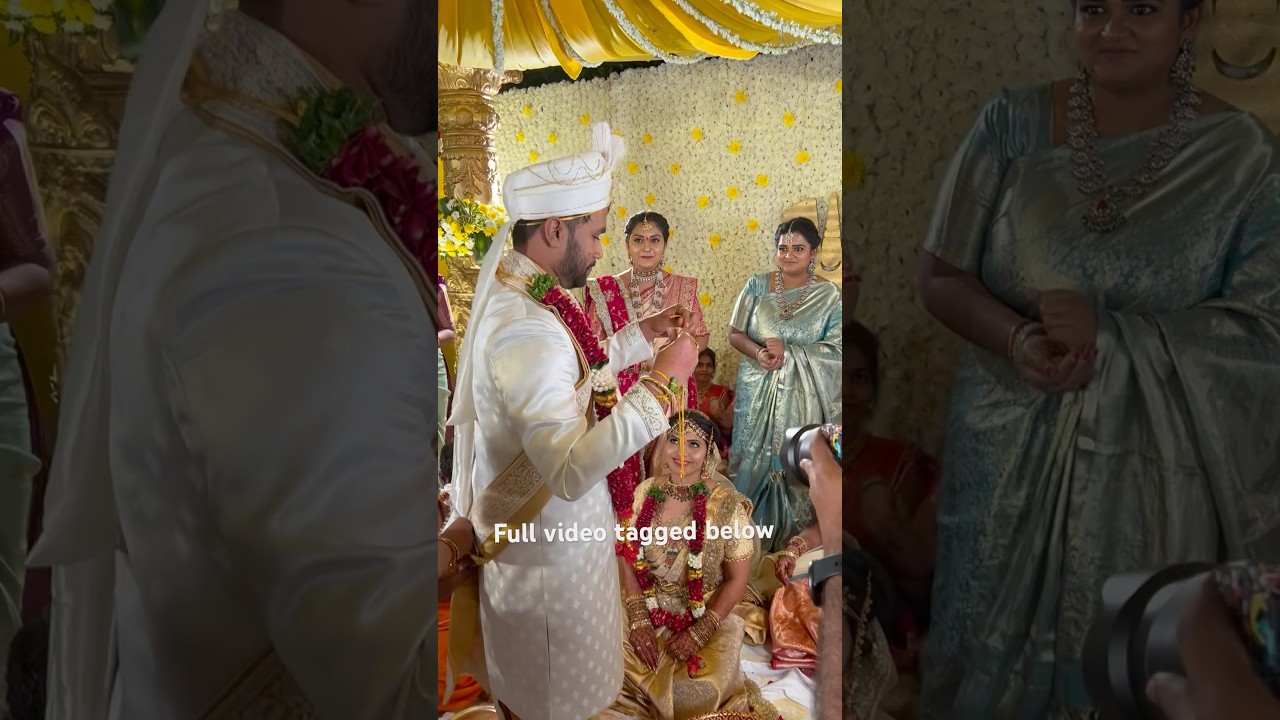 Thali katti subhavela #love #naveenavlogs #wedding #watchonceuwillloveit #thali #pusthalu #pelli